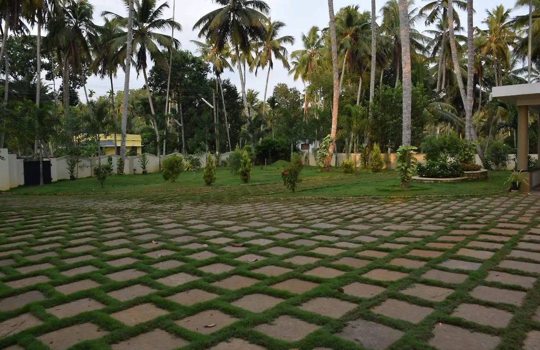 Friendsvillahomestay-1